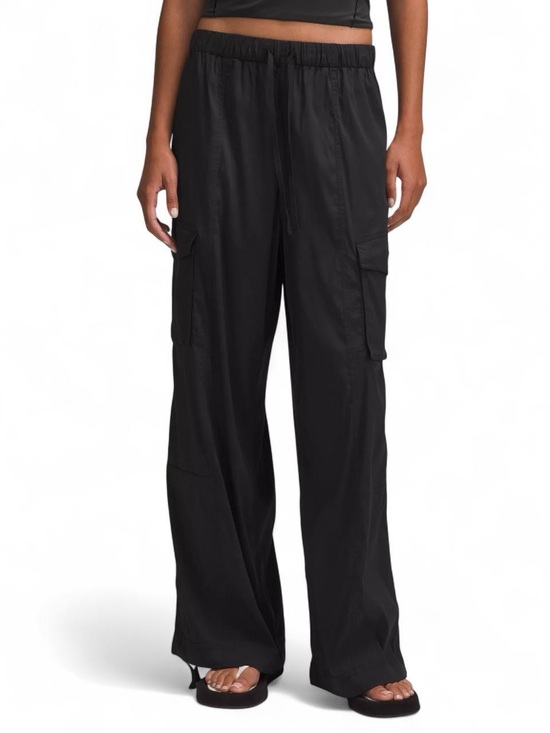 lululemon athletica Pants - Lululemon Lightweight Adjustable Mid-Rise cargo pants Size L